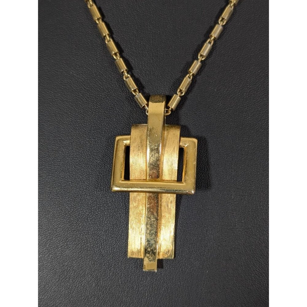 VTG Crown Trifari Textured Polished Belt Buckle Pendant‎ Necklace 17 in MCM - Picture 3 of 10